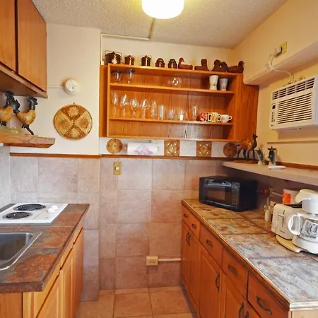 Sea Shore 41 Private Studio In Waikiki, 1 Block To Beach